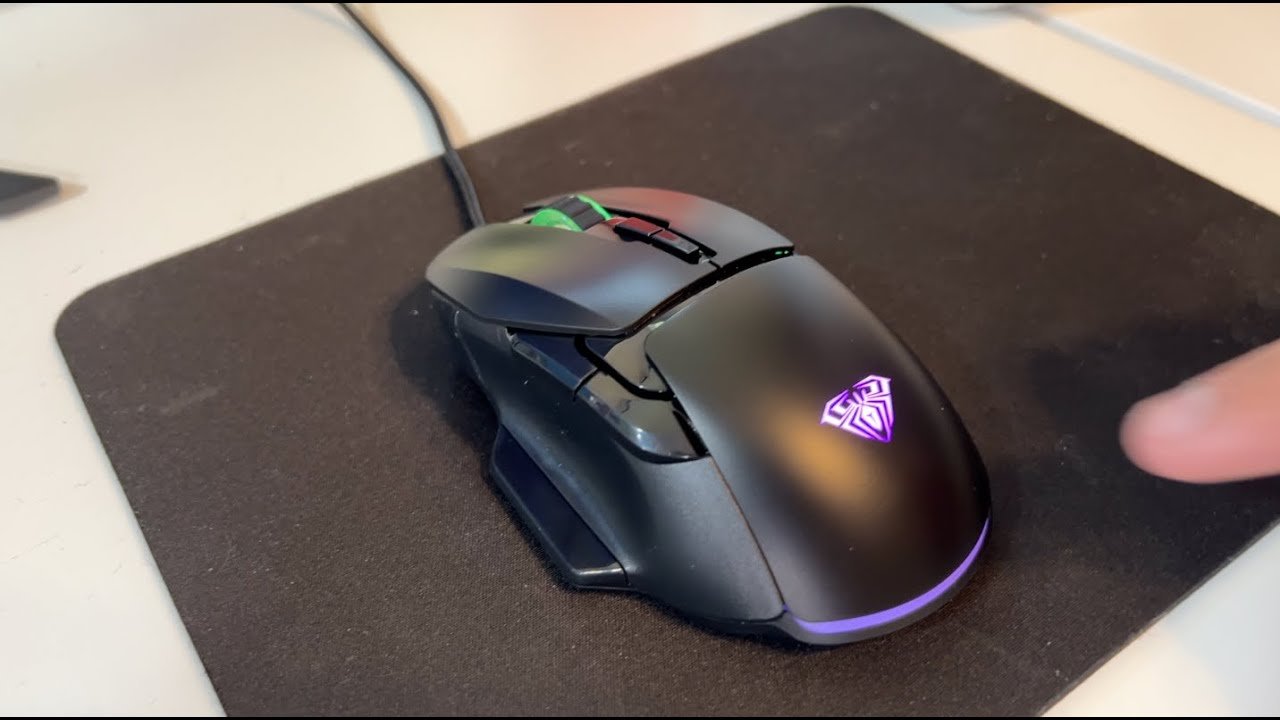 AULA Wind F815 Wired Gaming Mouse - Image 4